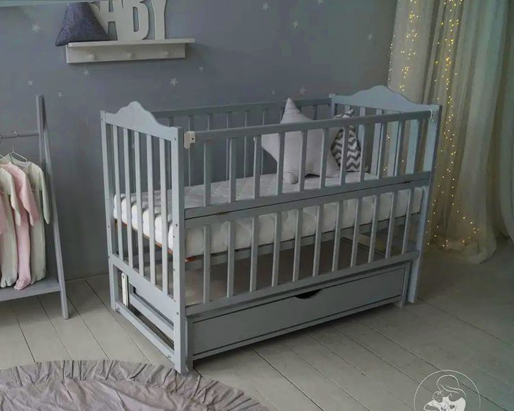 Детская кроватка для новорожденных Карпаты-Люкс серая с ящиком, с маятником, приставная, кроватка для новорожденных, бук, 120&times;60 см, Dominanta ЛД Карпат Люкс сіра ящ фото