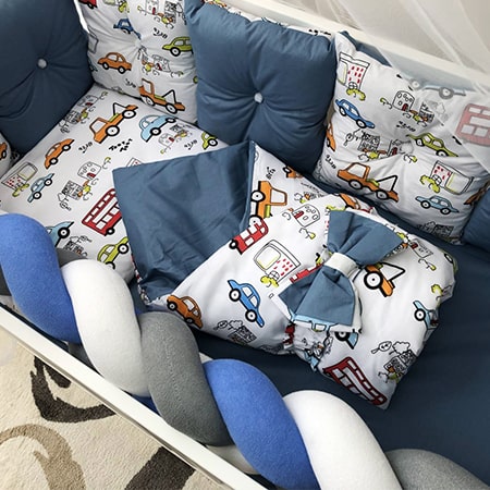 Набір постільної білизни Косичка-Люкс Транспорт в дитяче ліжечко (120 * 60) з бортиками-подушечками і махровою косою