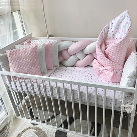 Набір постільної білизни Soft Baby рожевий з бортиками-подушечками і плюшевою косою