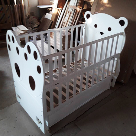 Панда - модель оригінального дитячого ліжечка з зображенням панди 